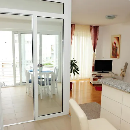 White Towers Residences Apartamento