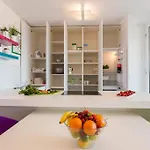 Apartment White Towers Residences