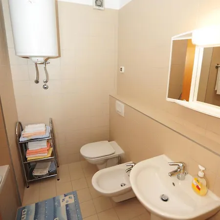 アパート White Towers Residences *